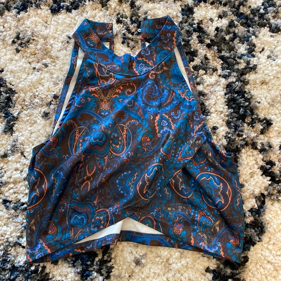 Small crop top. - Picture 1 of 2